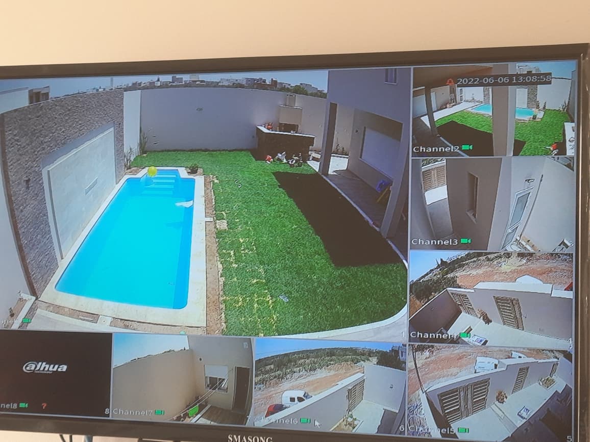 Système CCTV Tunisie avec caméras IP installé par KACEM SERVICE